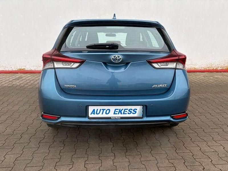 Gebraucht Toyota Auris Cool 99 PS (72 kW) 2016 Blau Limousine
