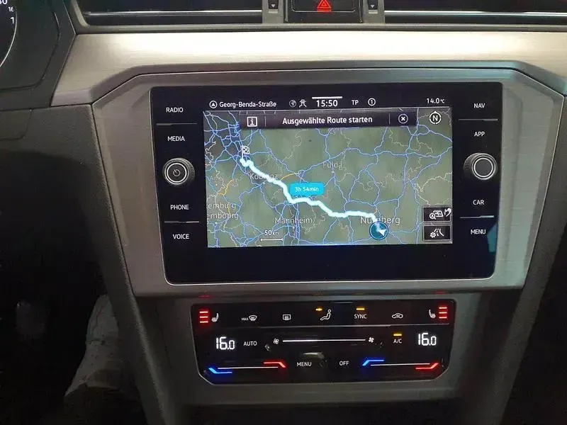 Gebraucht VW Passat 150 PS (110 kW) 2021 Grau Kombi