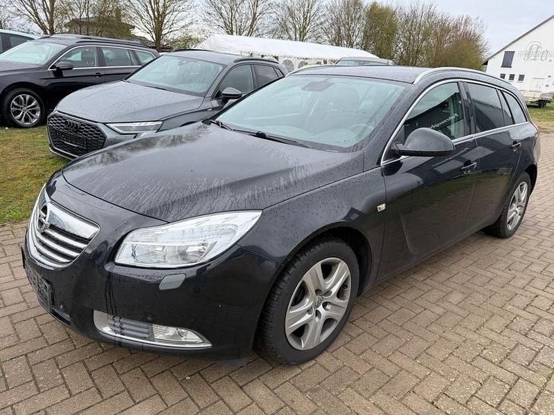 Gebraucht Opel Insignia Edition 131 PS (96 kW) 2011 Schwarz Kombi