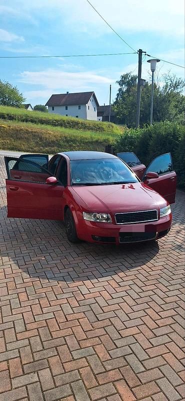 Rot Gebraucht 2003 Audi A4 S-Line Limousine | 700 € (Superpreis) - Bild 1/4