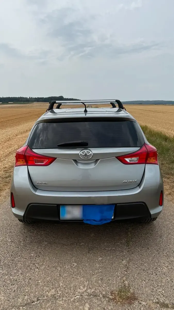 Gebraucht Toyota Auris 90 PS (66 kW) 2012 Grau Kleinwagen