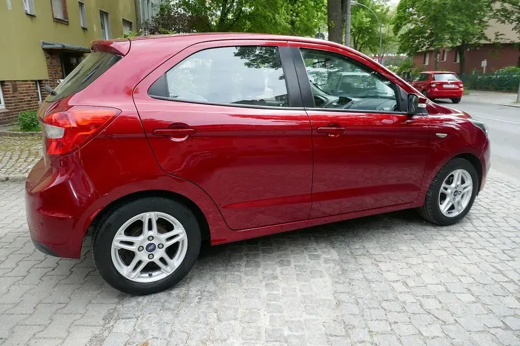 Gebraucht Ford Ka Plus Cool & Sound Edition 86 PS (63 kW) 2017 Rot Kleinwagen