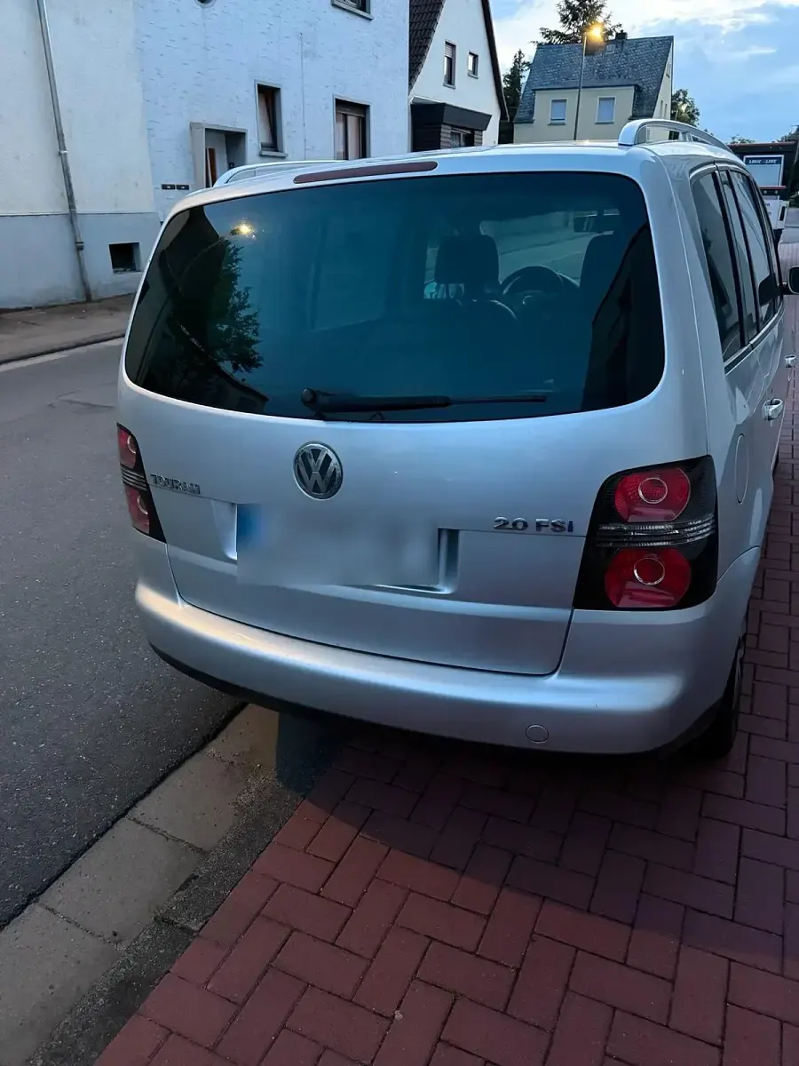 Gebraucht VW Touran 150 PS (110 kW) 2004 Silber Van / Kleinbus