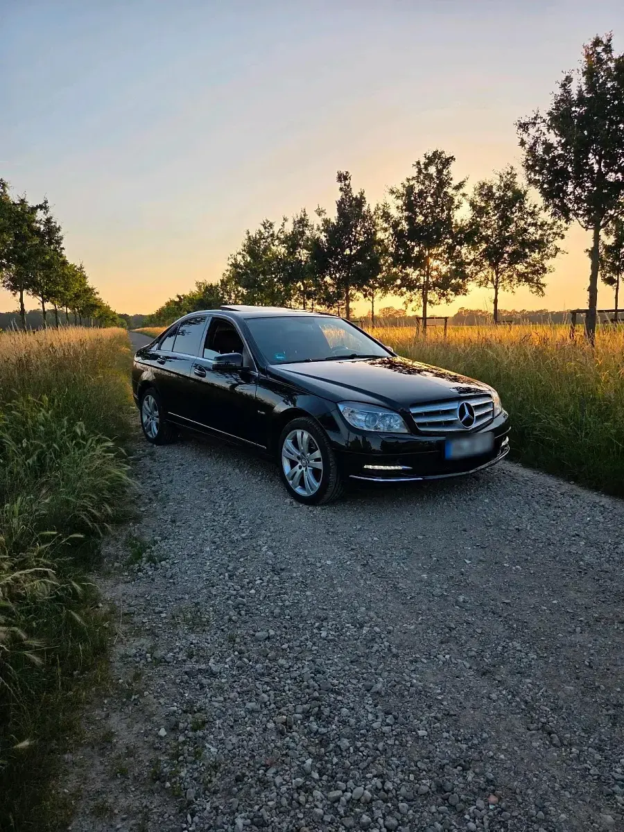 Gebraucht Mercedes C220 170 PS (125 kW) 2010 Schwarz Limousine