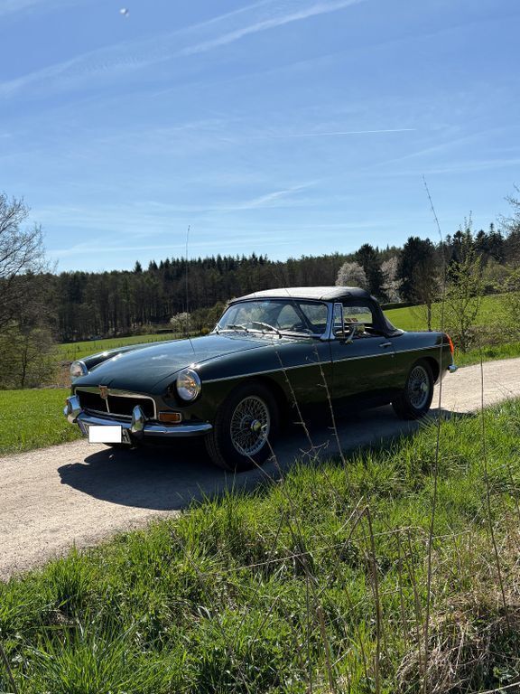 Grün Gebraucht 1971 MG B GT Coupé | 20.500 € - Bild 1/4