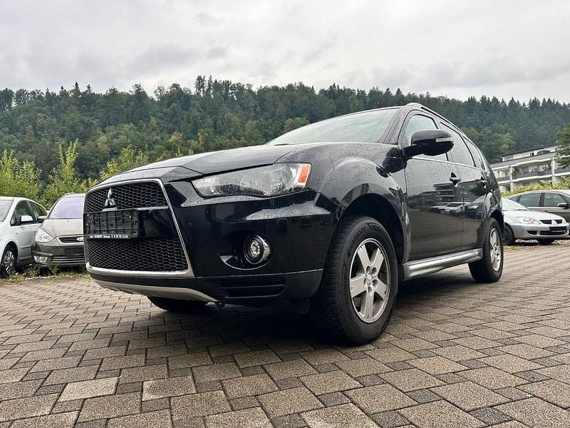 Schwarz Gebraucht 2011 Mitsubishi Outlander Invite SUV | 5.900 € (Guter Preis) - Bild 1/4