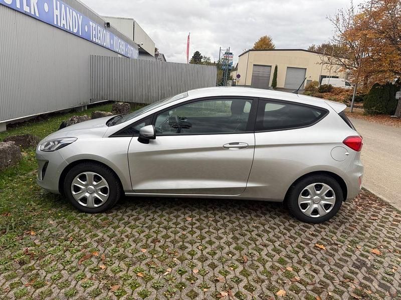 Gebraucht Ford Fiesta Cool & Connect 86 PS (63 kW) 2018 Silber Kleinwagen
