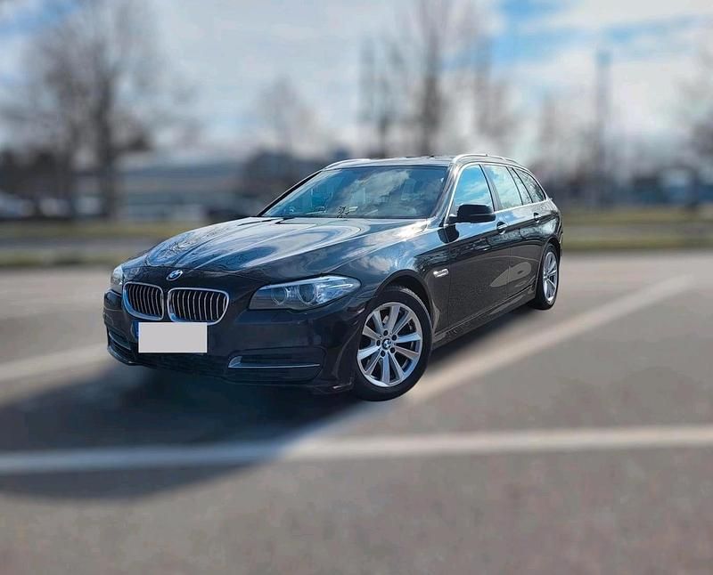 Schwarz Gebraucht 2014 BMW 520 Luxury Line Kombi | 7.900 € (Superpreis) - Bild 1/4