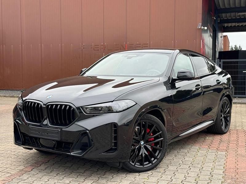 Black sapphire metallic Gebraucht 2024 BMW X6 M M Sport SUV | 101.880 € - Bild 1/4