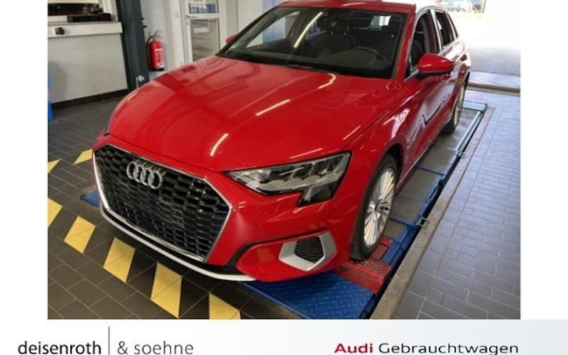 Rot Gebraucht 2022 Audi A3 Sportback e-tron Advanced Limousine | 24.620 € (Fairer Preis) - Bild 1/4