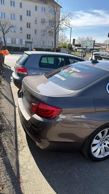 Gebraucht BMW 520 218 PS (160 kW) 2012 Gold Limousine