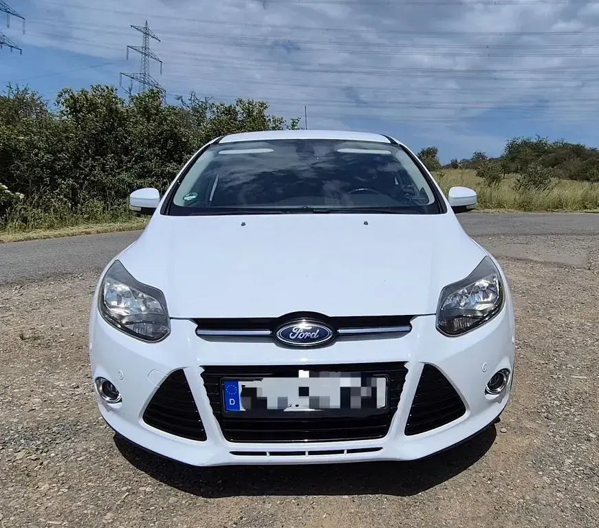 Gebraucht Ford Focus Titanium 150 PS (110 kW) 2011 Weiß Limousine