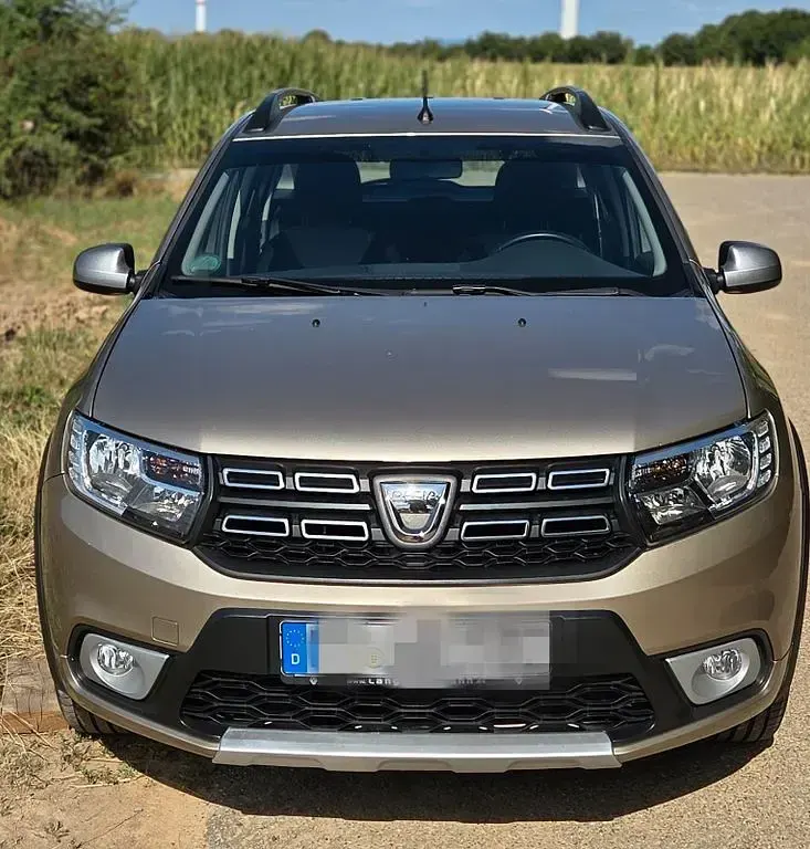 Gebraucht Dacia Logan MCV Stepway 101 PS (74 kW) 2020 Gold Limousine