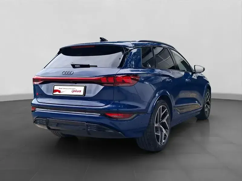 Gebraucht Audi SQ6 e-tron Sport 359 kW (489 PS) 2024 Blau SUV