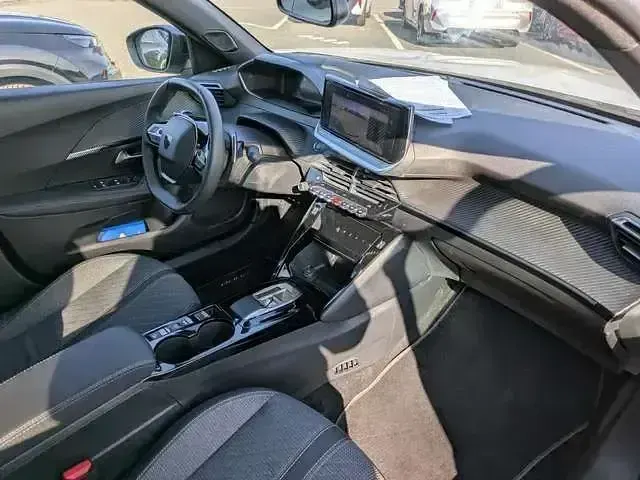 Gebraucht Peugeot 2008 Allure 145 PS (106 kW) 2025 Weiß SUV