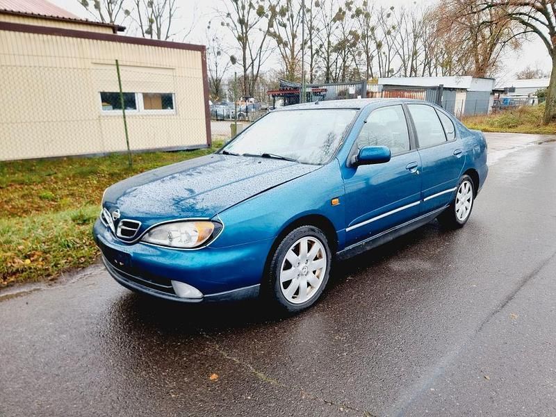 Blau Gebraucht 2001 Nissan Primera Limousine | 990 € (Fairer Preis) - Bild 1/4