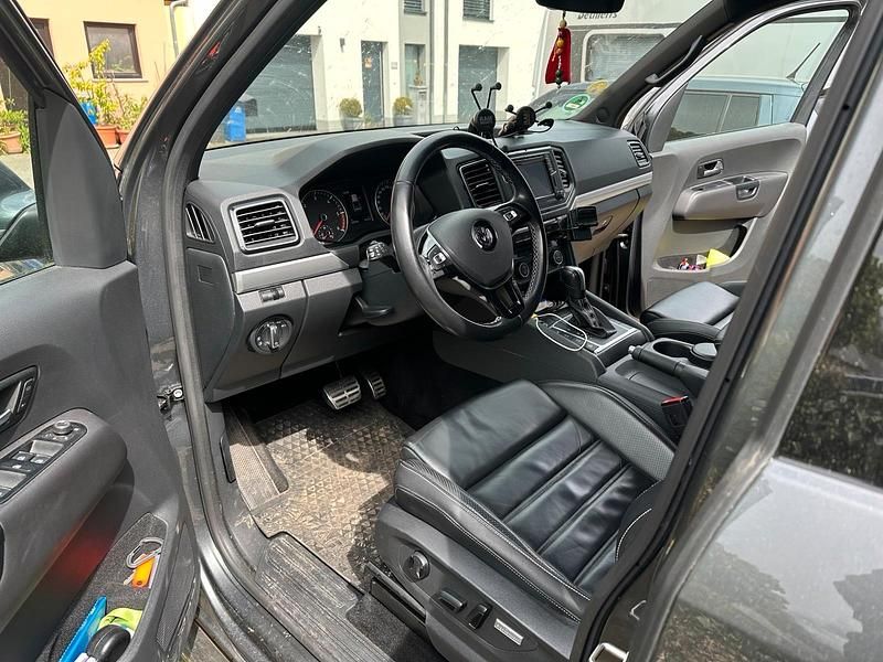 Grau Gebraucht 2020 VW Amarok Abholung | 40.000 € (Etwas zu teuer) - Bild 1/4