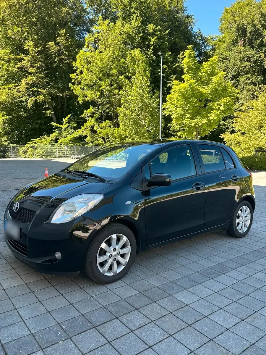 Gebraucht Toyota Yaris 90 PS (66 kW) 2009 Schwarz Kleinwagen