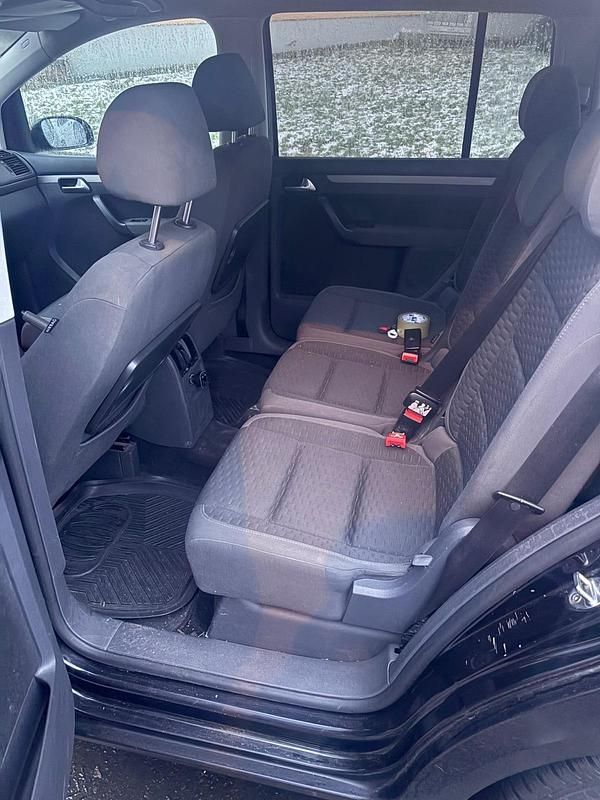 Gebraucht VW Touran 105 PS (77 kW) 2008 Schwarz Van / Kleinbus