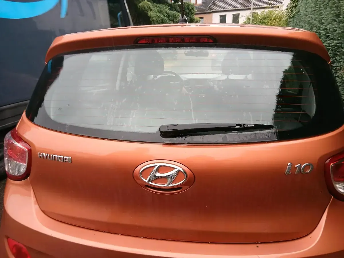 Gebraucht Hyundai i10 Edition 68 PS (50 kW) 2014 Orange Kleinwagen