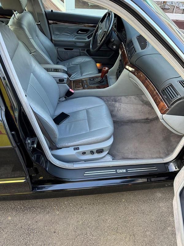 Gebraucht BMW 728 193 PS (141 kW) 1995 Schwarz Limousine