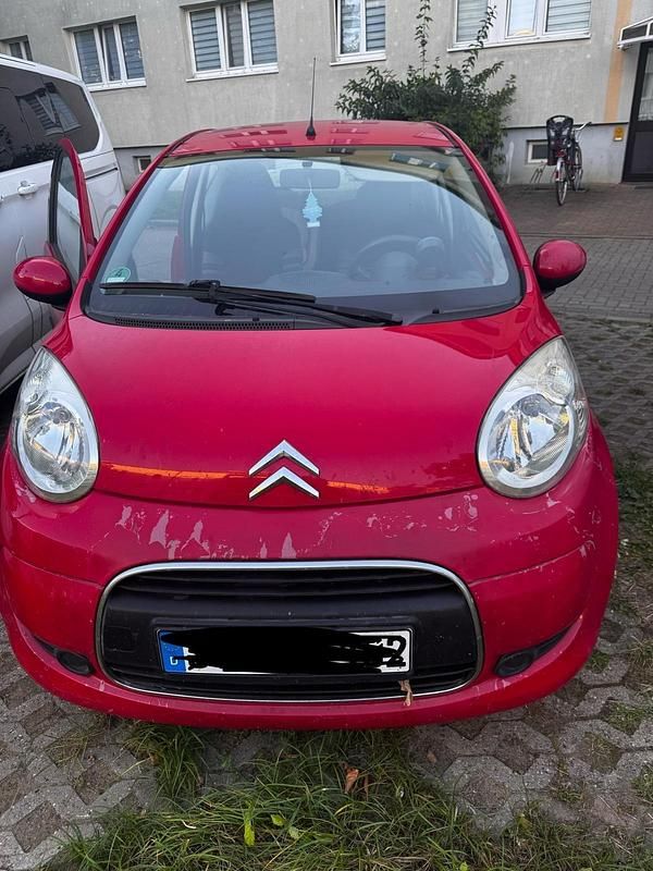 Rot Gebraucht 2009 Citroën C1 Kleinwagen | 700 € (Superpreis) - Bild 1/4