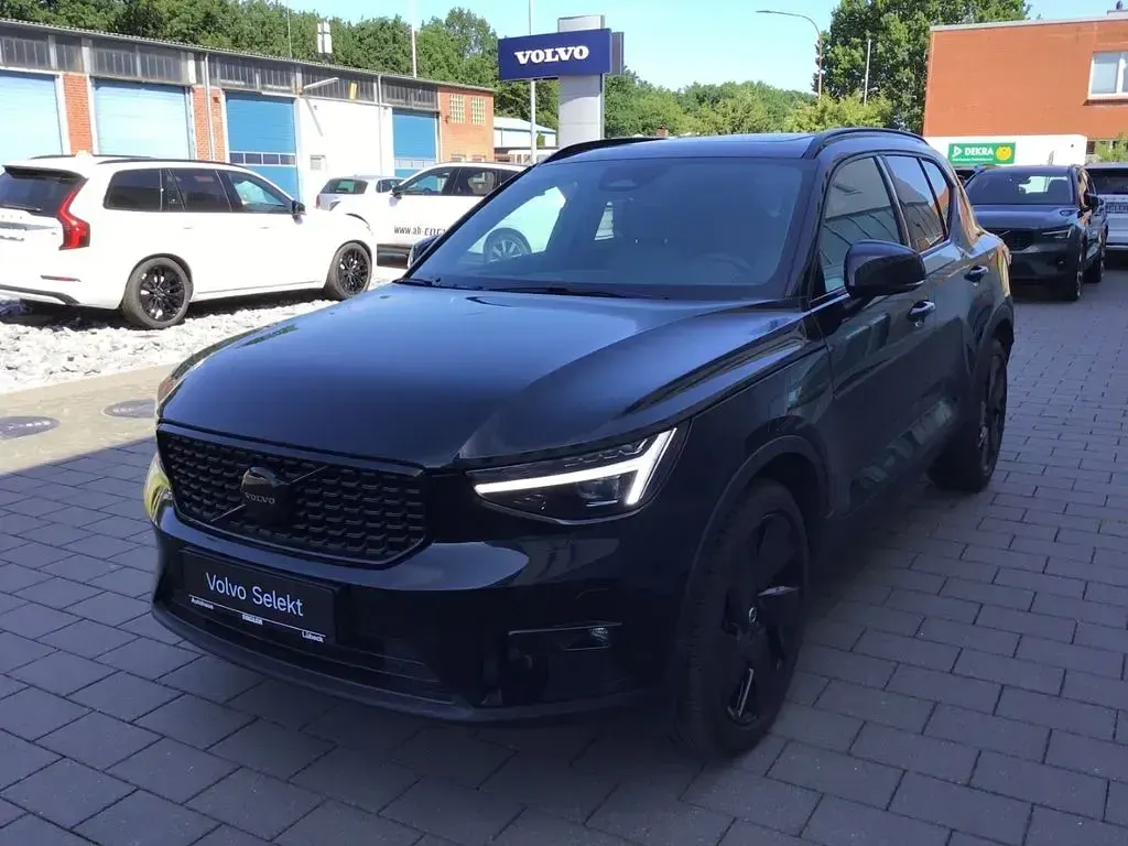 Gebraucht Volvo XC40 Plus 163 PS (119 kW) 2025 Schwarz SUV