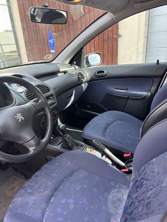 Gebraucht Peugeot 206 75 PS (55 kW) 2000 Silber Limousine