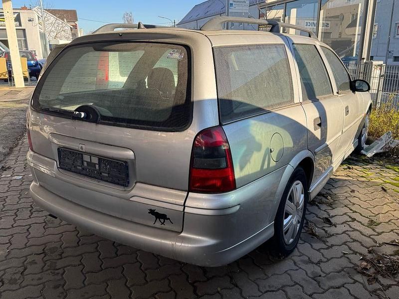 Gebraucht Opel Vectra Comfort 101 PS (74 kW) 1999 Silber Limousine