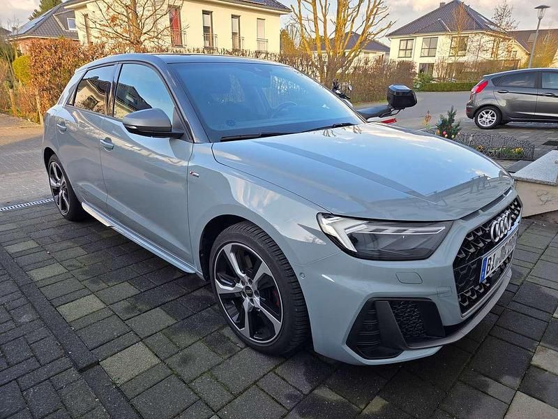 Gebraucht Audi A1 S-Line 207 PS (152 kW) 2022 Grau SUV