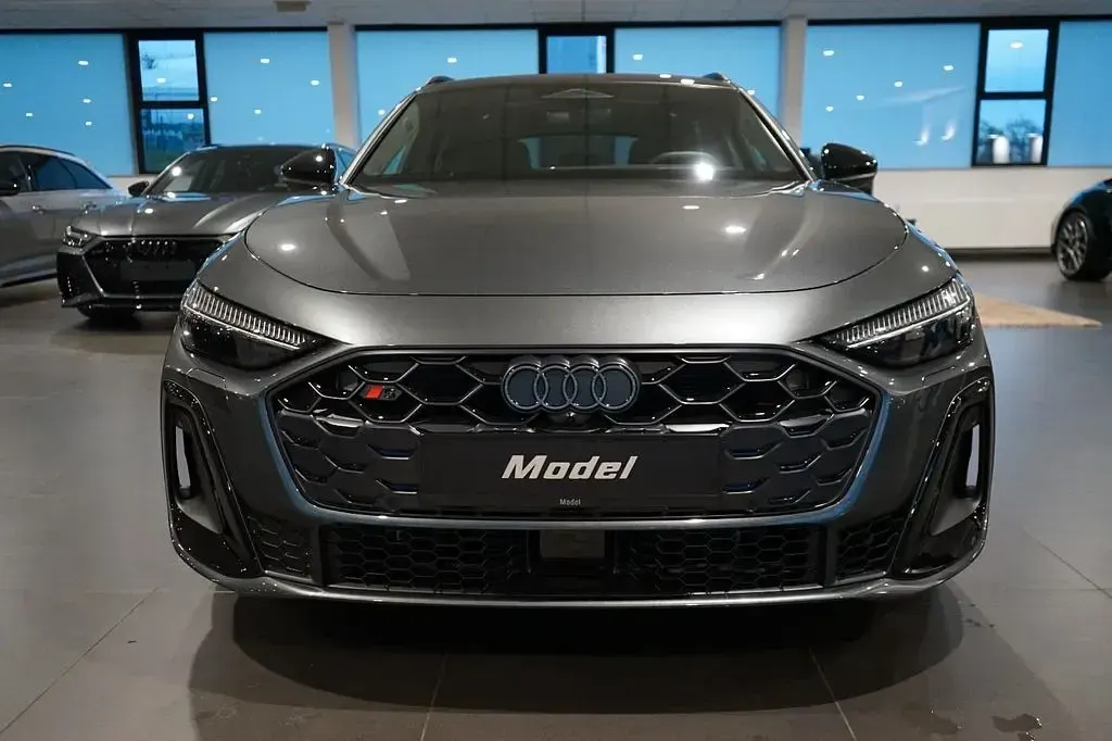 Gebraucht Audi S5 Sport 367 PS (269 kW) 2025 Grau Kombi