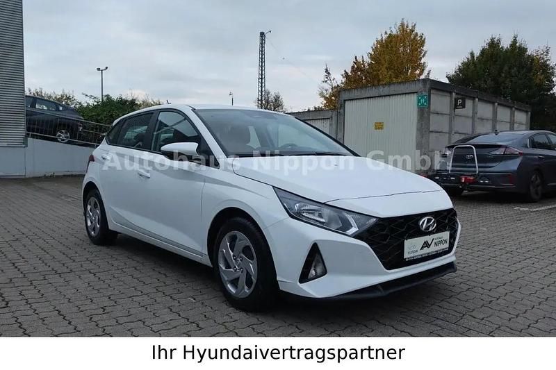 Polar white Gebraucht 2022 Hyundai i20 Select Kleinwagen | 15.985 € (Fairer Preis) - Bild 1/1