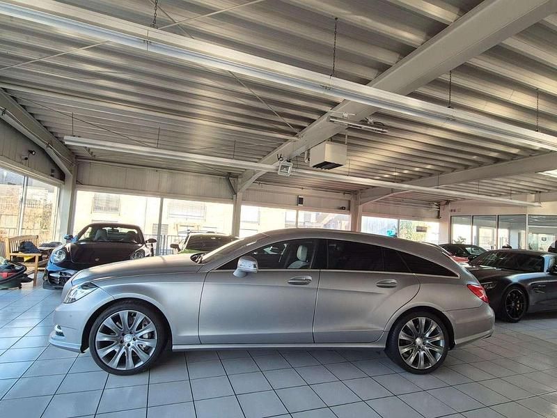 Gebraucht Mercedes CLS500 408 PS (300 kW) 2012 Designo magno allanitgrau Kombi