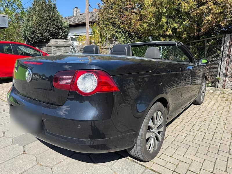 Usata VW Eos 122 CV (89 kW) 2010 Nero Cabrio