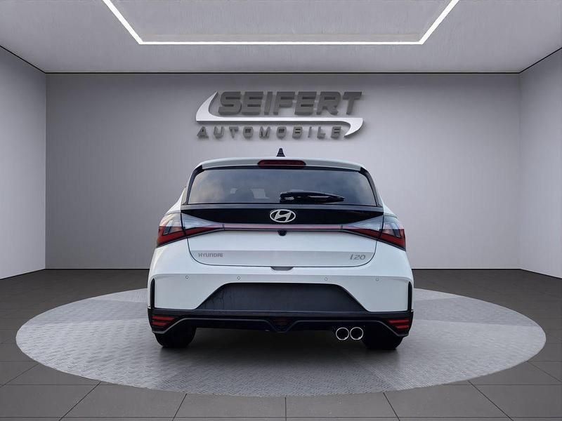 Neu Hyundai i20 N Line 101 PS (74 kW) 2026 Atlas white / sol Limousine