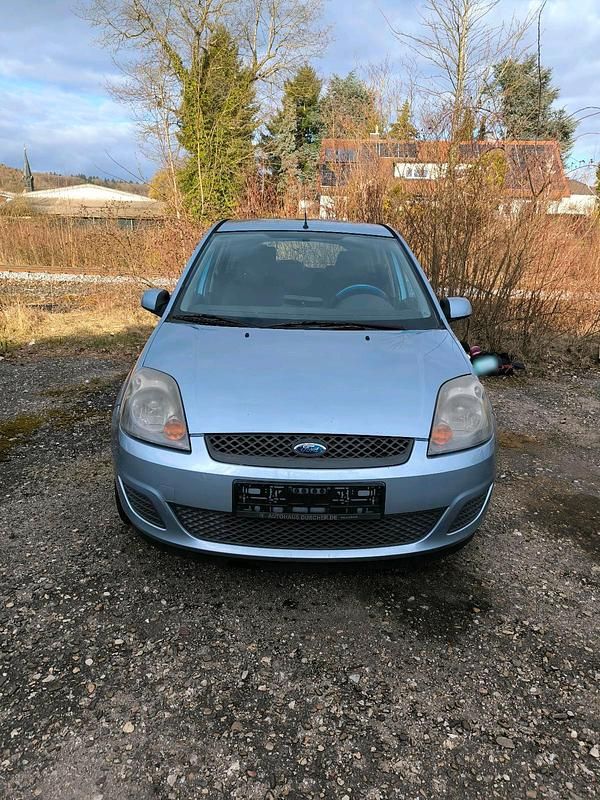Gebraucht Ford Fiesta 101 PS (74 kW) 2007 Blau Kleinwagen