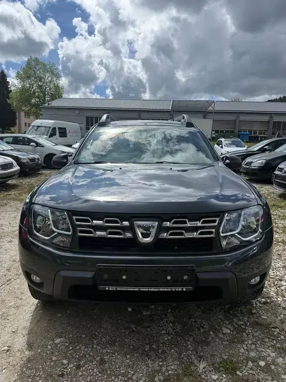 Second-hand Dacia Duster Lauréate 125 CP (91 kW) 2015 Gri SUV