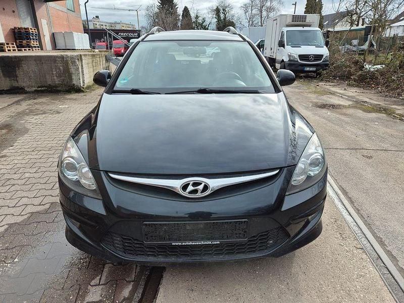 Gebraucht Hyundai i30 Comfort 109 PS (80 kW) 2010 Schwarz Kombi
