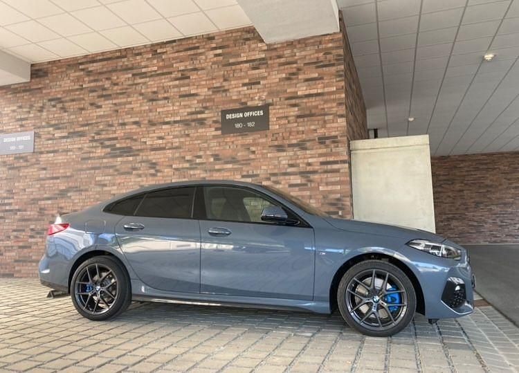 Grau Gebraucht 2024 BMW 220 Performance Coupé | 32.900 € (Guter Preis) - Bild 1/4