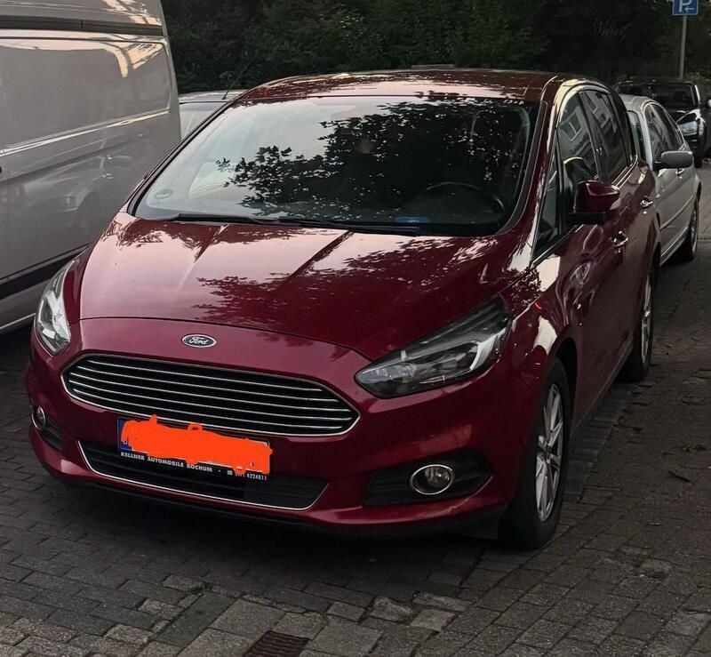 Rot Gebraucht 2017 Ford S-MAX Van / Kleinbus | 12.500 € (Etwas zu teuer) - Bild 1/3
