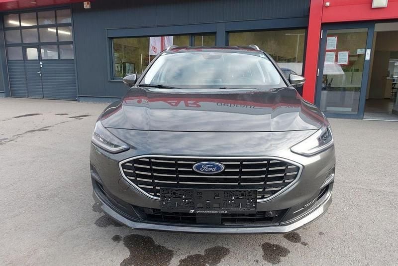 Gebraucht Ford Focus Titanium 125 PS (91 kW) 2022 Grau Limousine