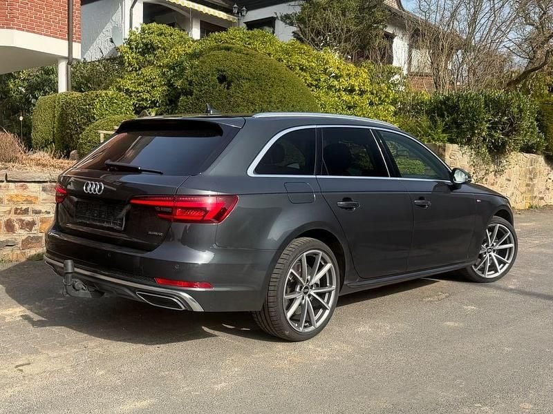 Second-hand Audi A4 S-Line 231 CP (169 kW) 2019 Gri Break