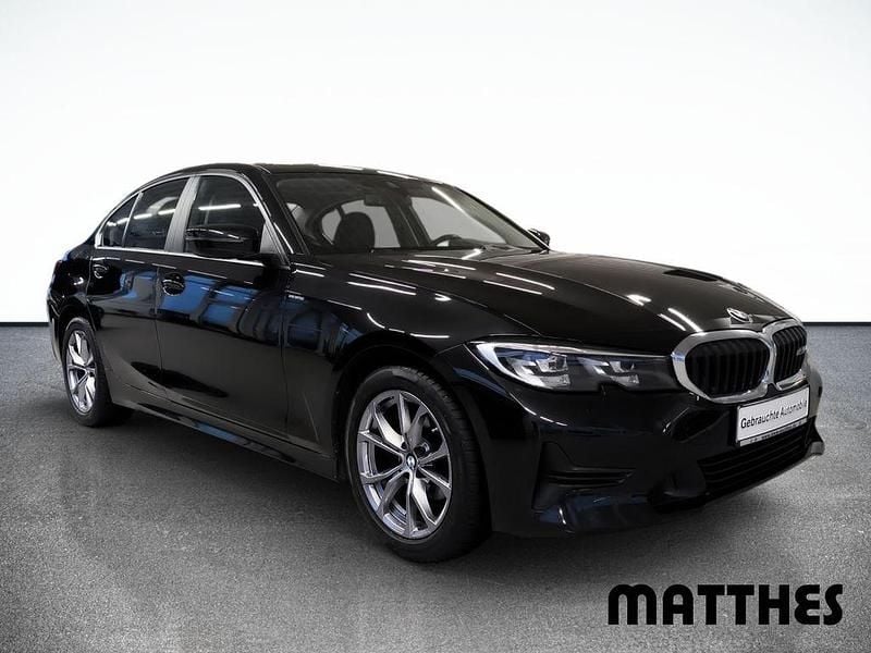 Gebraucht BMW 318 Advantage 150 PS (110 kW) 2022 Schwarz Limousine