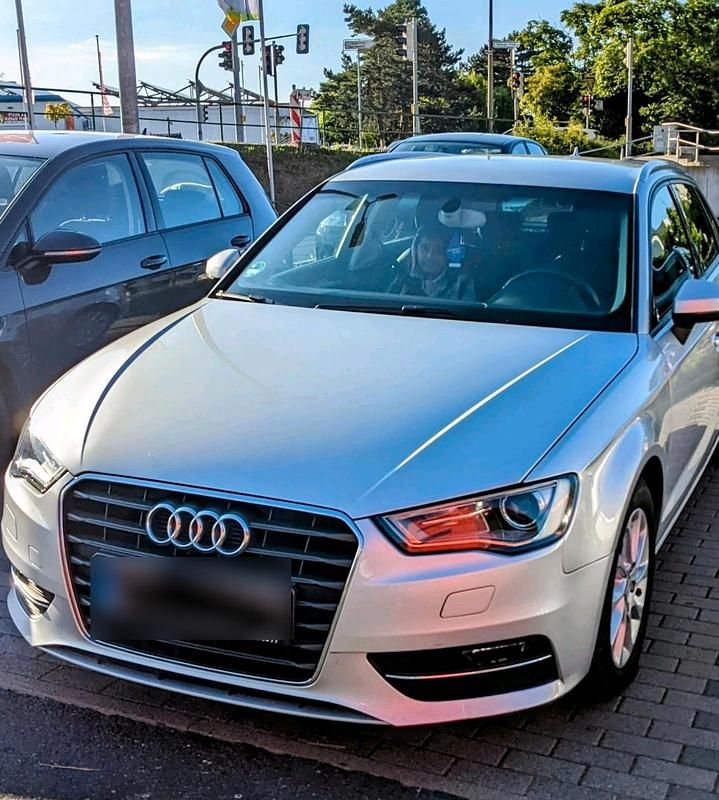 Gebraucht Audi A3 Attraction 122 PS (89 kW) 2013 Silber Limousine