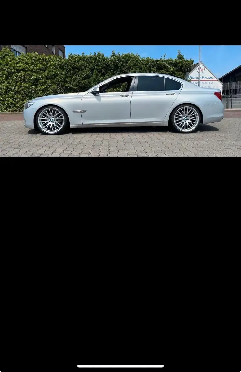 Gebraucht BMW 740 306 PS (225 kW) 2012 Silber Limousine