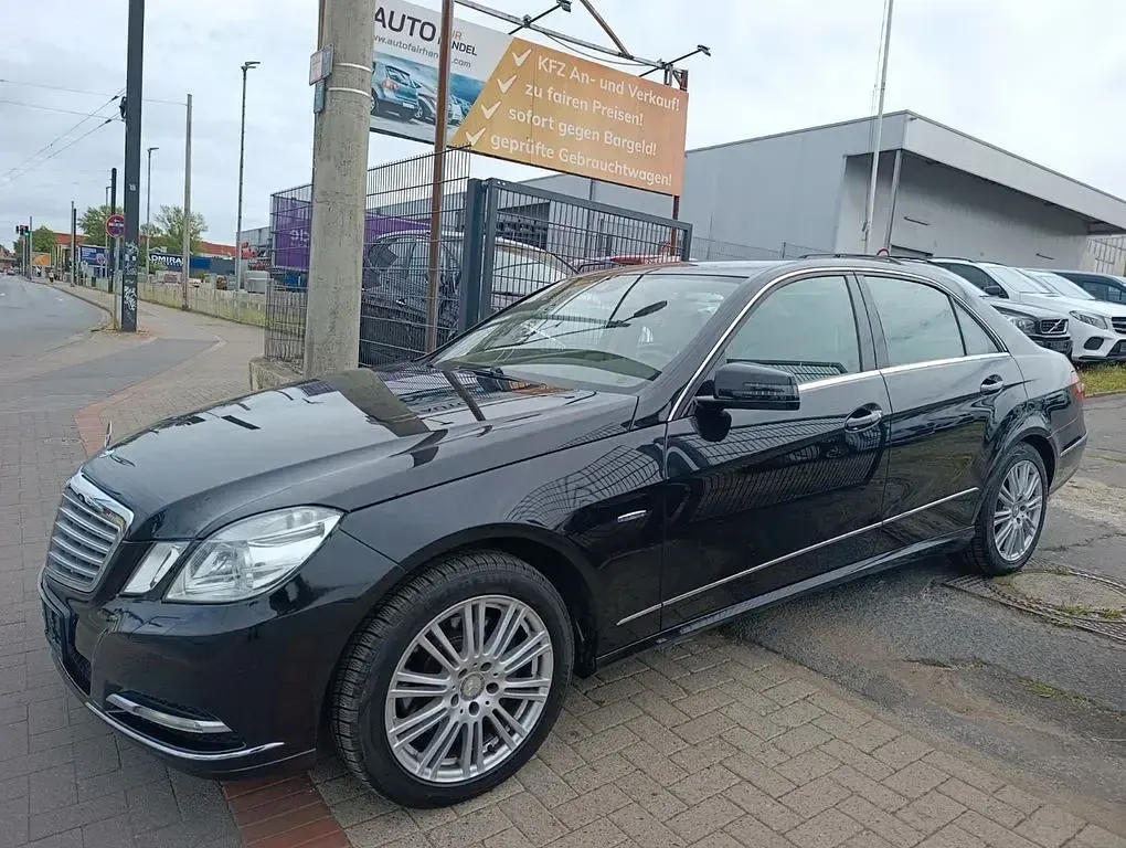 Gebraucht Mercedes E350 231 PS (169 kW) 2010 Schwarz Limousine