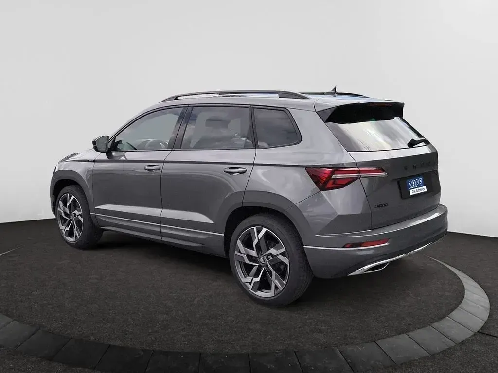 Neu Skoda Karoq SportLine 190 PS (139 kW) 2026 Grau SUV