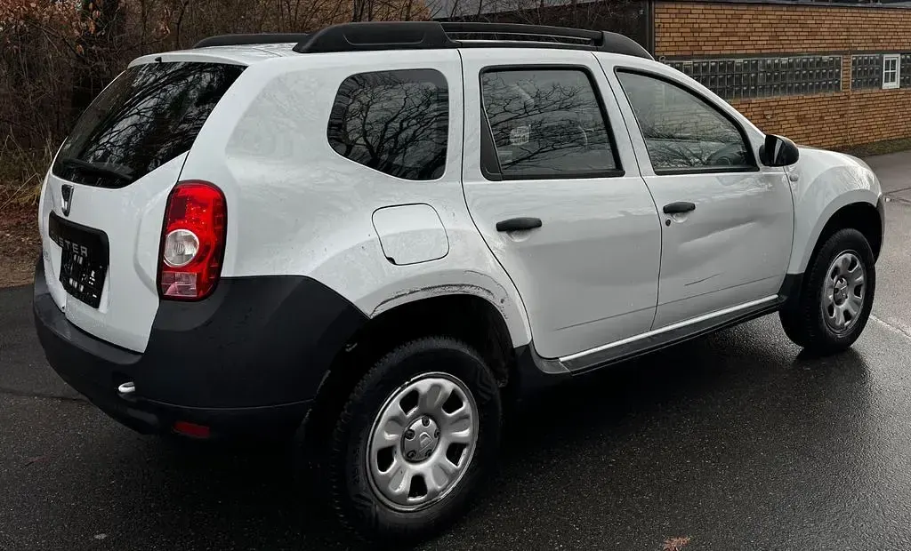 Usata Dacia Duster Basis 105 CV (77 kW) 2013 Bianco SUV