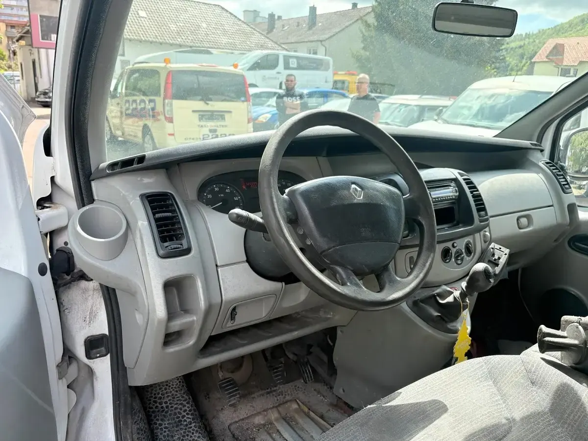 Occasion Renault Trafic 90 ch (66 kW) 2008 Blanc Monospace