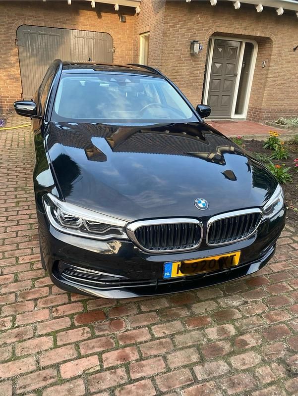 Schwarz Gebraucht 2018 BMW 530 Executive Kombi | 26.950 € (Etwas zu teuer) - Bild 1/4